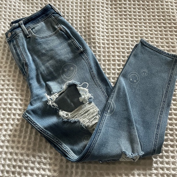 Hollister Distressed Jeans - Picture 1 of 4